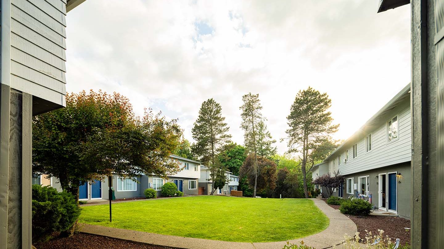 1536 E 3rd, Newberg SMI Real Estate