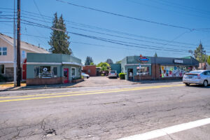 1742 Center St NE_Retail_1