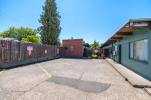 1742 Center St NE_Retail_4
