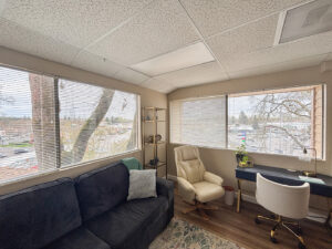 21 Oaks Suite 330 INT -09