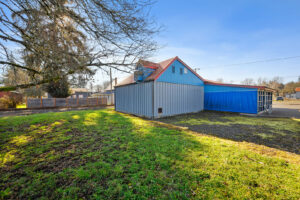 212 NE D St Willamina_33