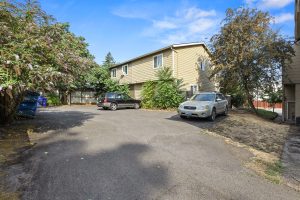 7630 SE Woodstock Blvd Portland_06