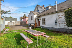 925 14th St E Salem_07