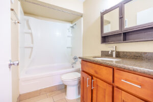 9512-N-Oswego-Ave_09