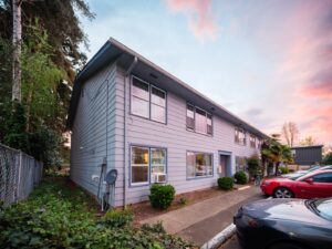 Monmouth Ave 302 - Martha Washington Apts_03